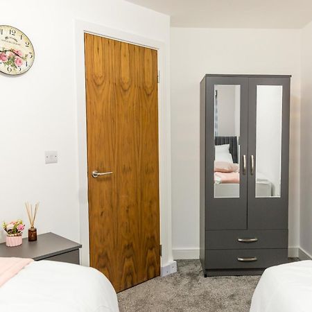 Sweet Stay, 2 Bed Apartment Бирмингам Екстериор снимка