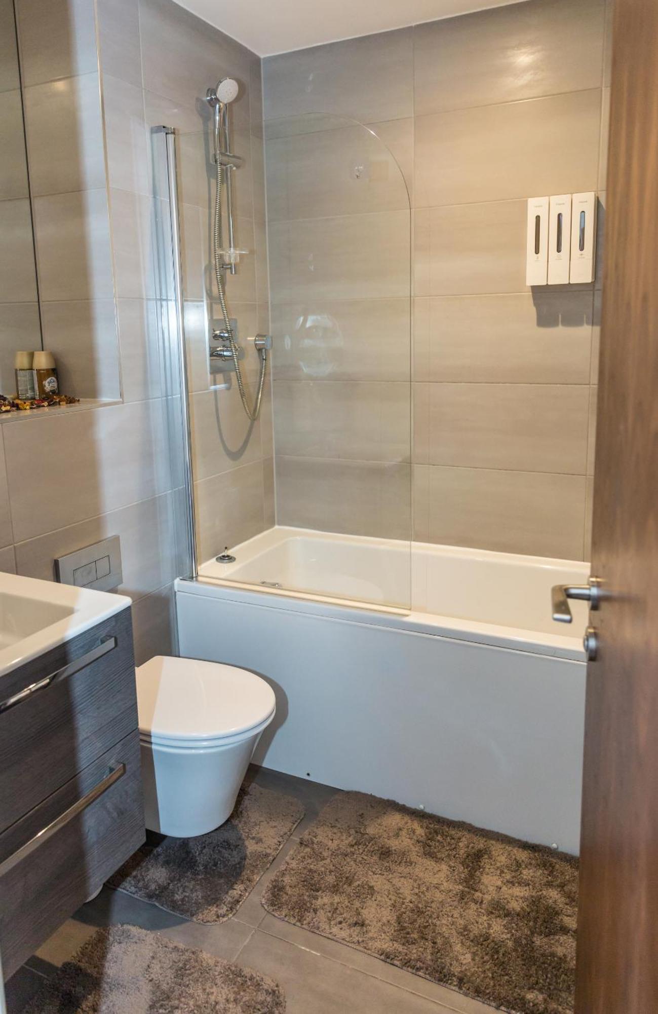Sweet Stay, 2 Bed Apartment Бирмингам Екстериор снимка